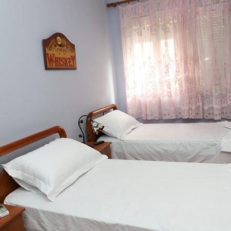 Guesthouse Katerina Berat Buitenkant foto