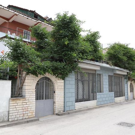 Guesthouse Katerina Berat Buitenkant foto